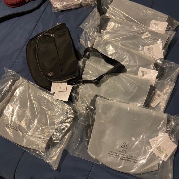 LULULEMON BAG - Picture 2 of 5